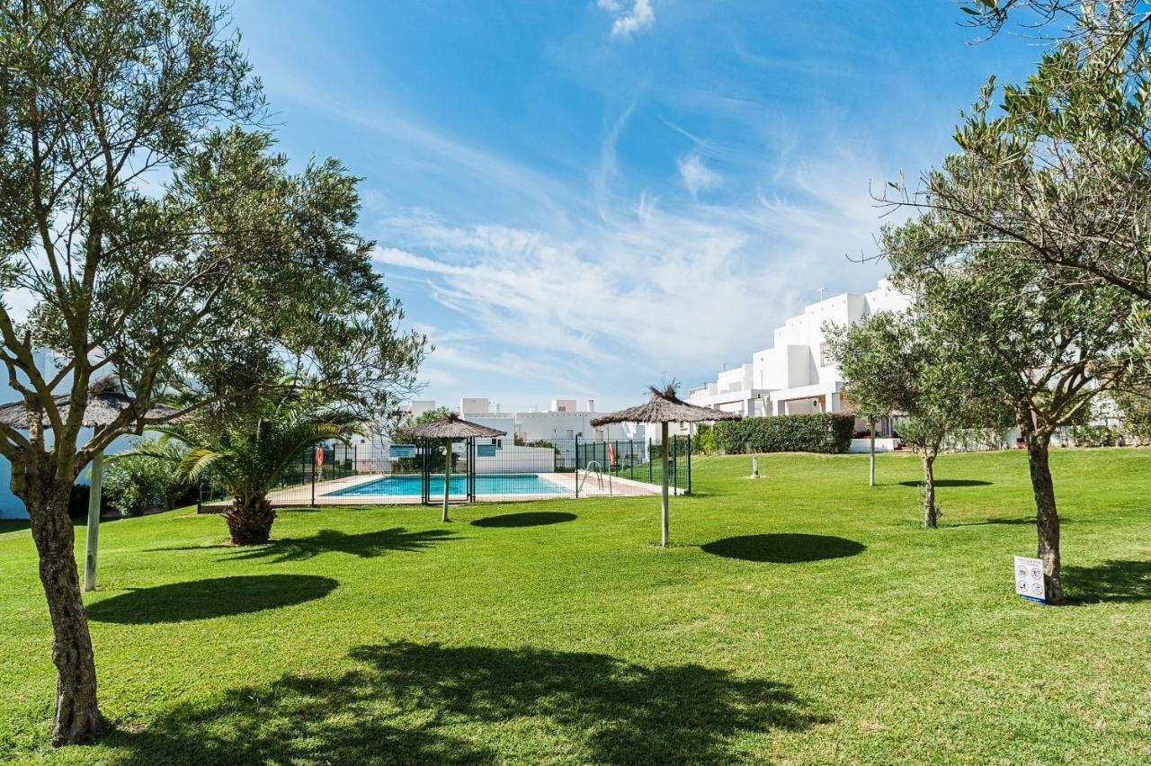 Duplex Tejar D Piscinas Y Familias Apartment โกนิล เด ลาฟรอนเตรา ภายนอก รูปภาพ